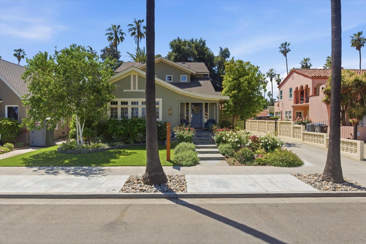 656 Palm Haven Avenue