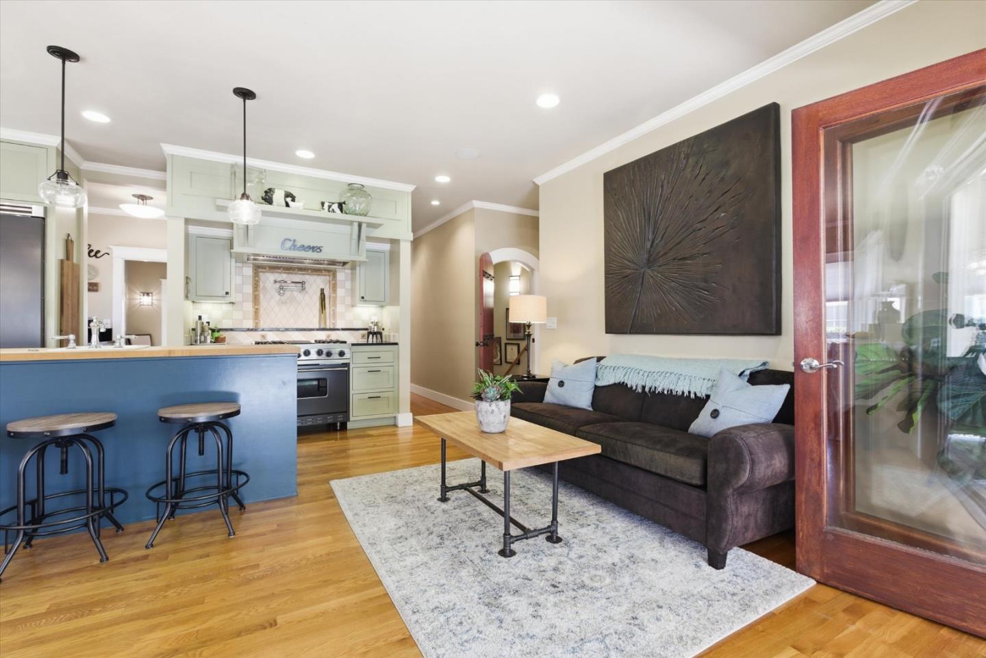 656 Palm Haven Avenue