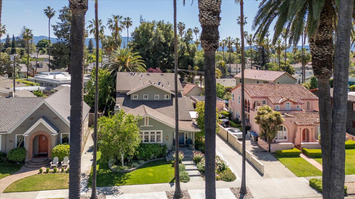 656 Palm Haven Avenue