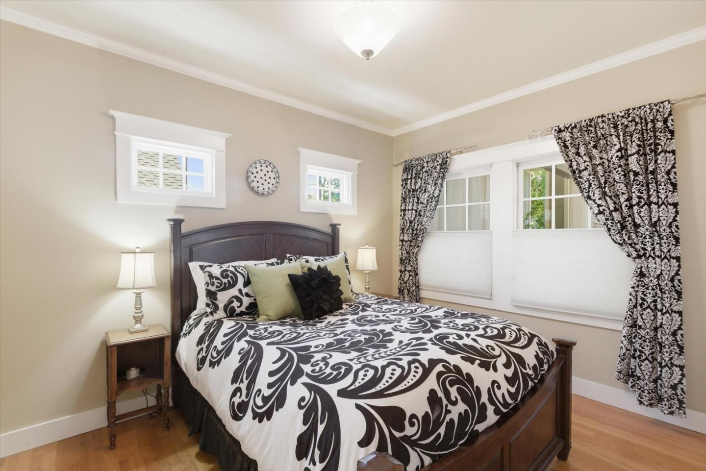 656 Palm Haven Avenue