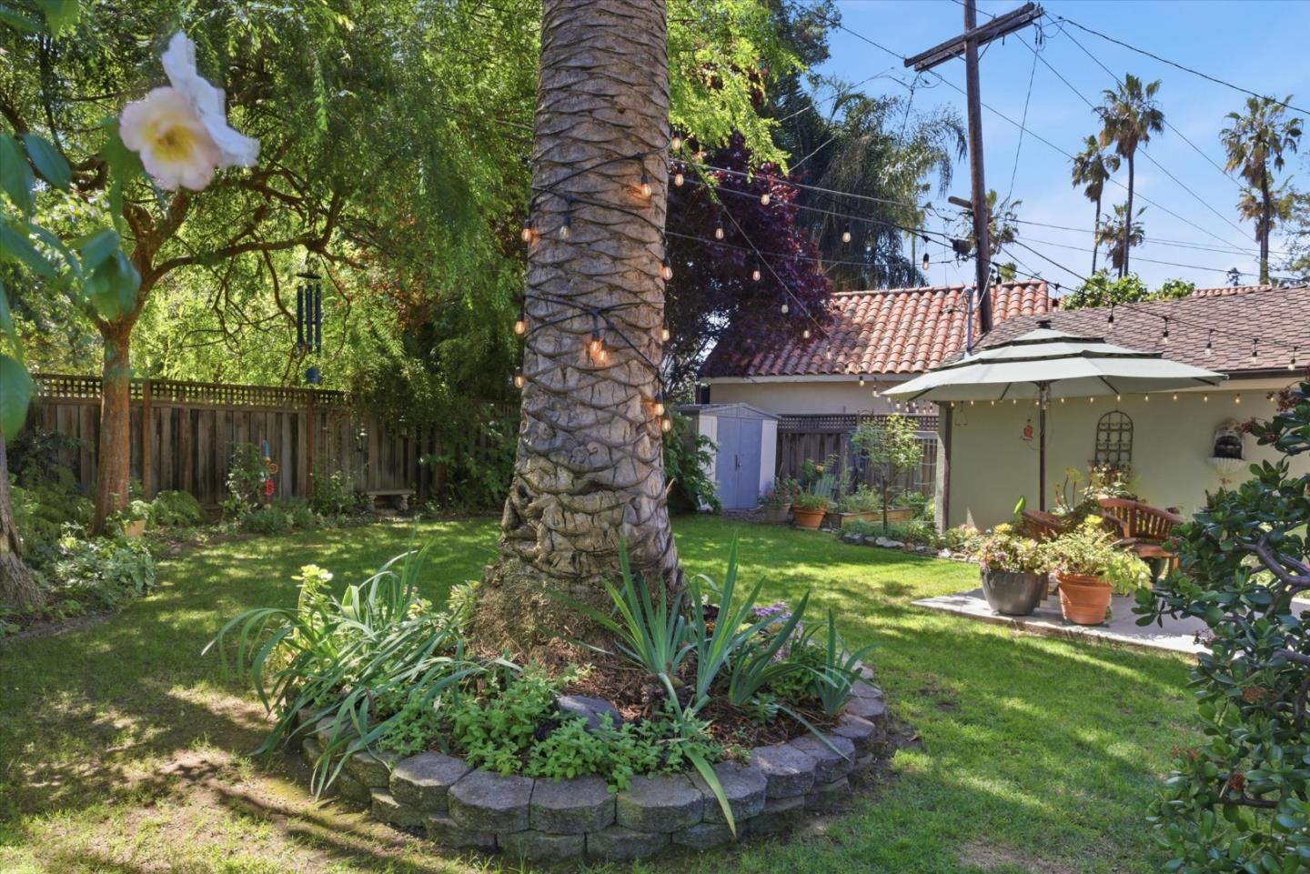 656 Palm Haven Avenue