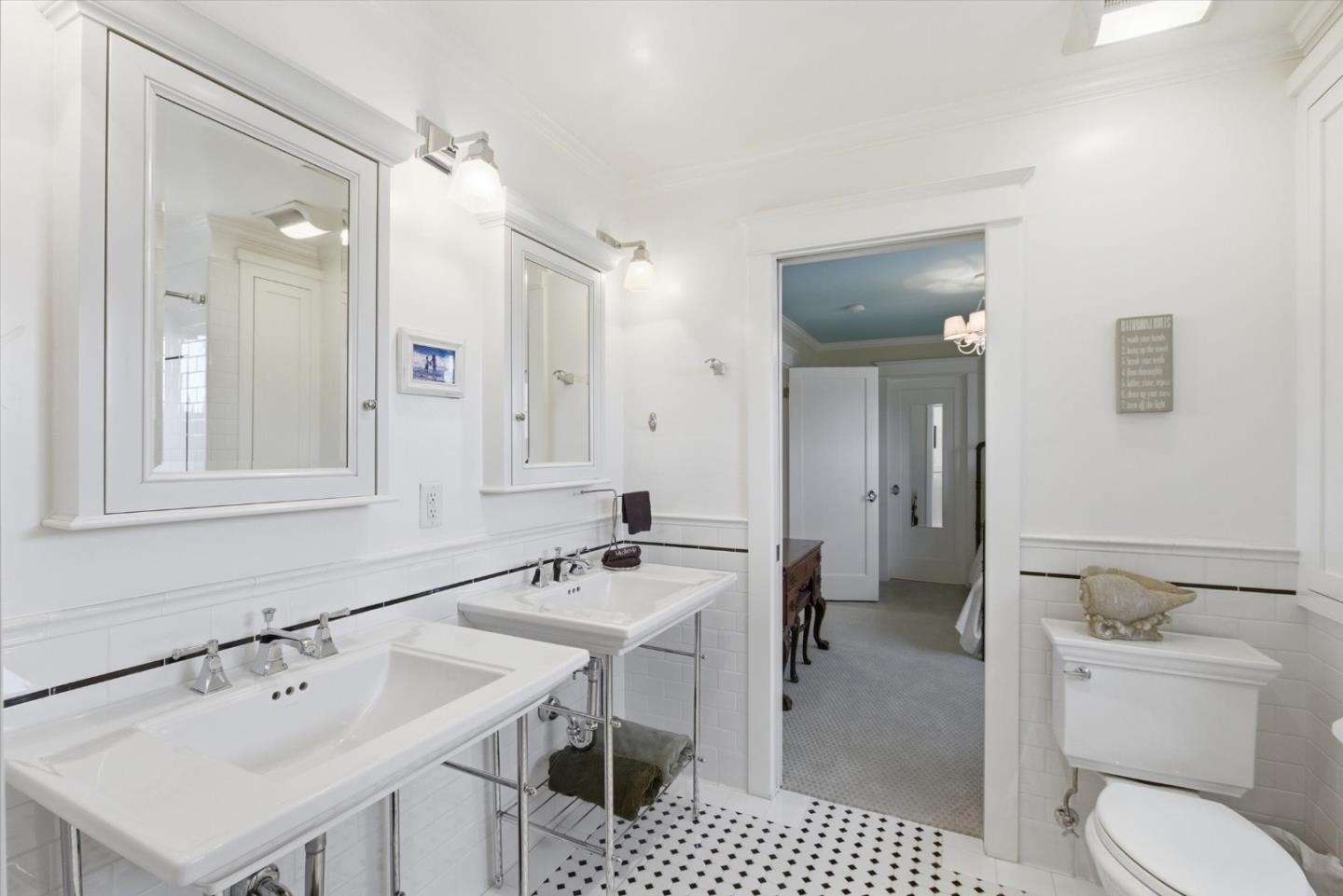 656 Palm Haven Avenue