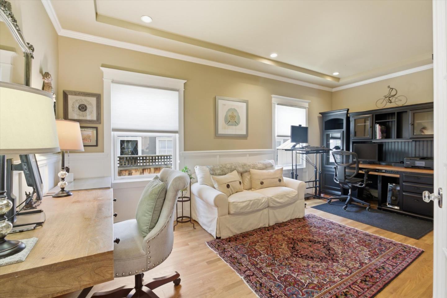 656 Palm Haven Avenue