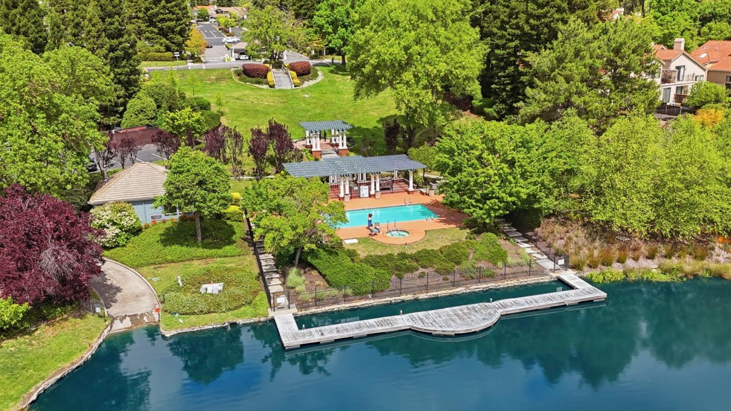 719 Lakemont Place 3