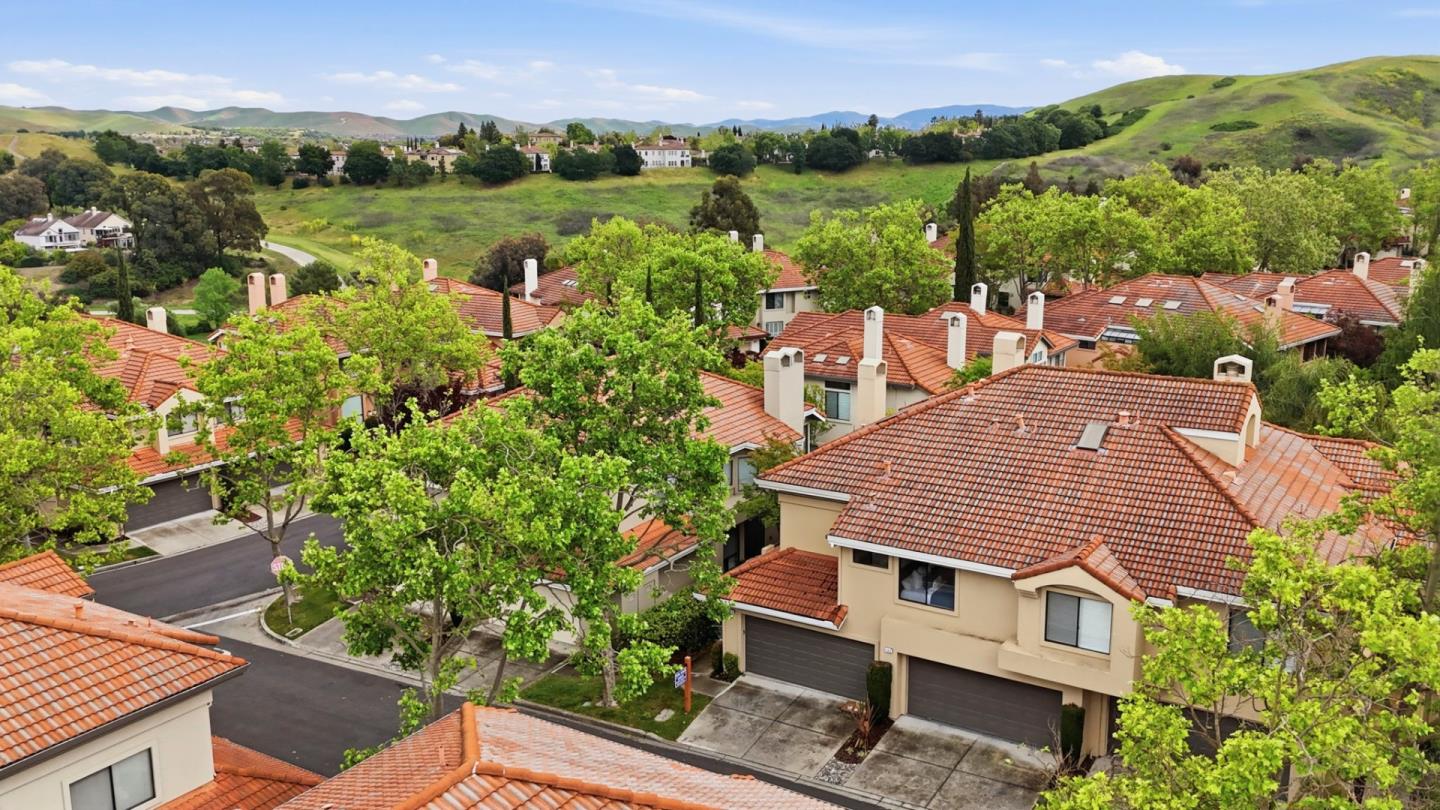 719 Lakemont Place 3