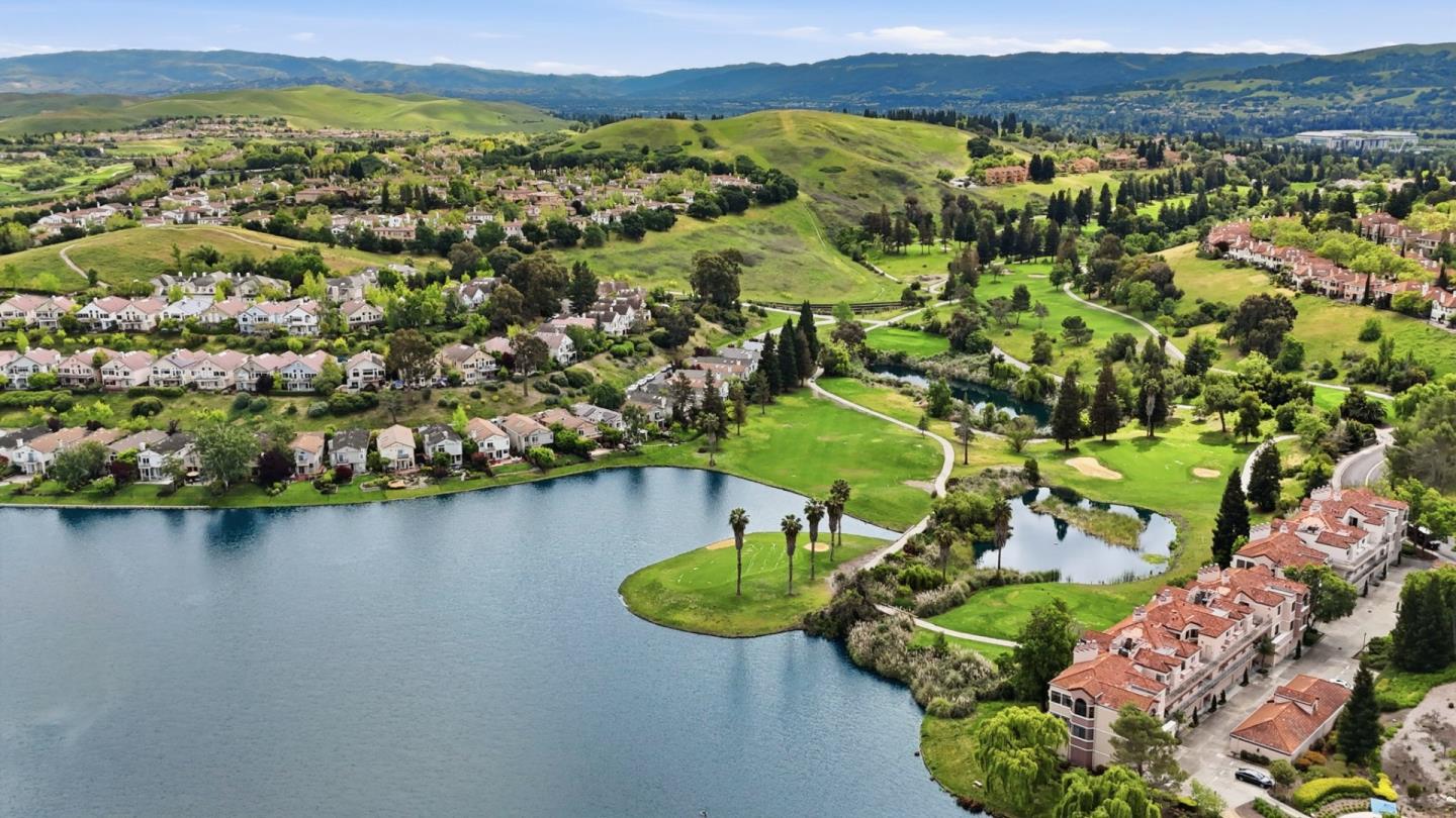 719 Lakemont Place 3