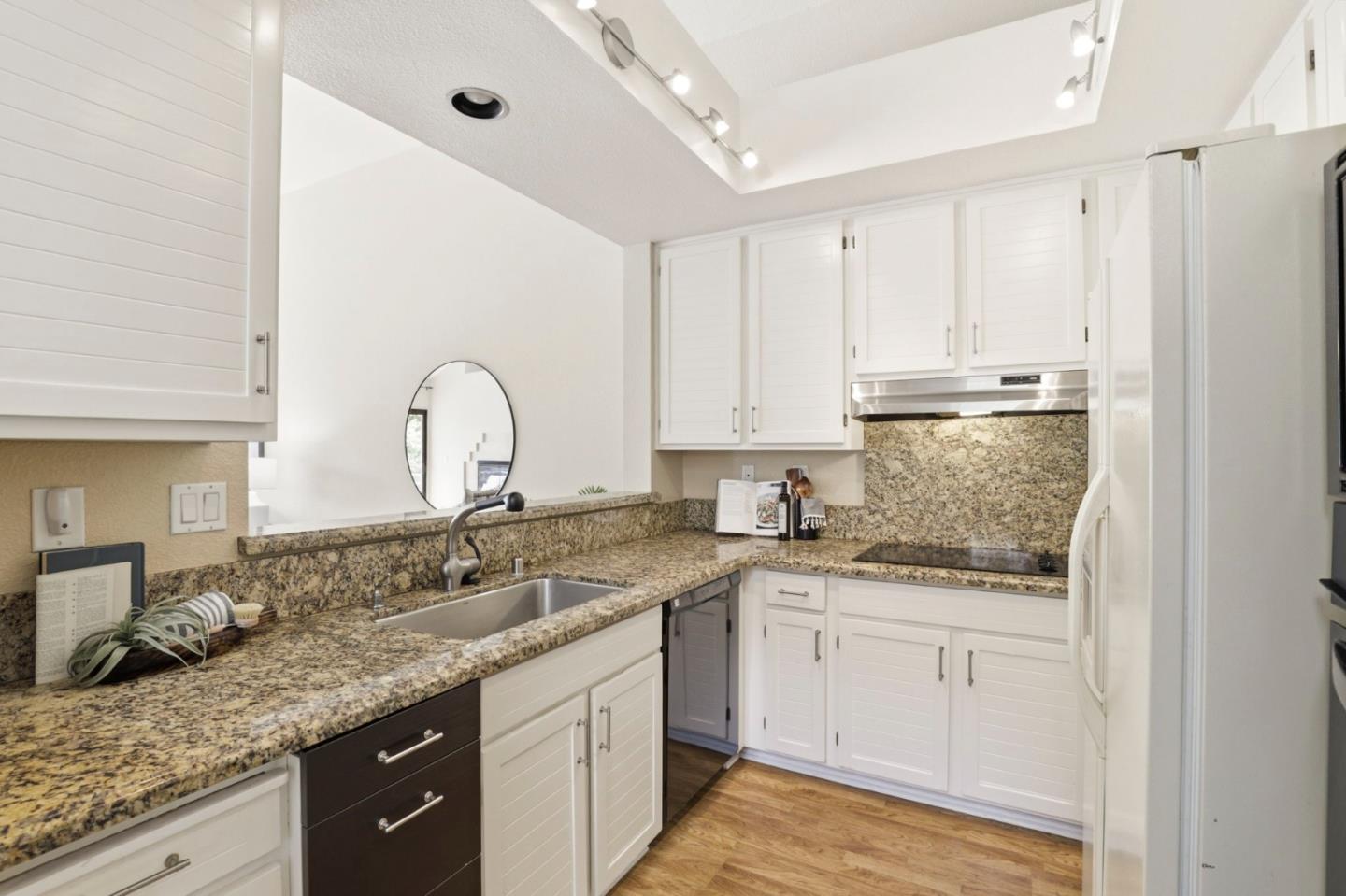 719 Lakemont Place 3