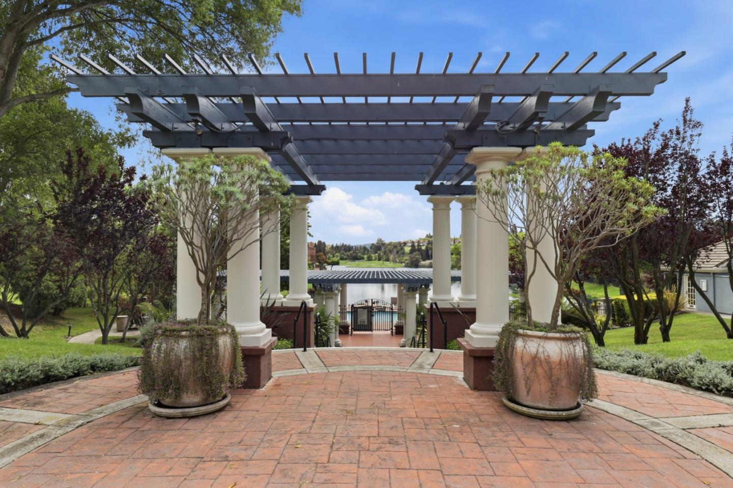 719 Lakemont Place 3