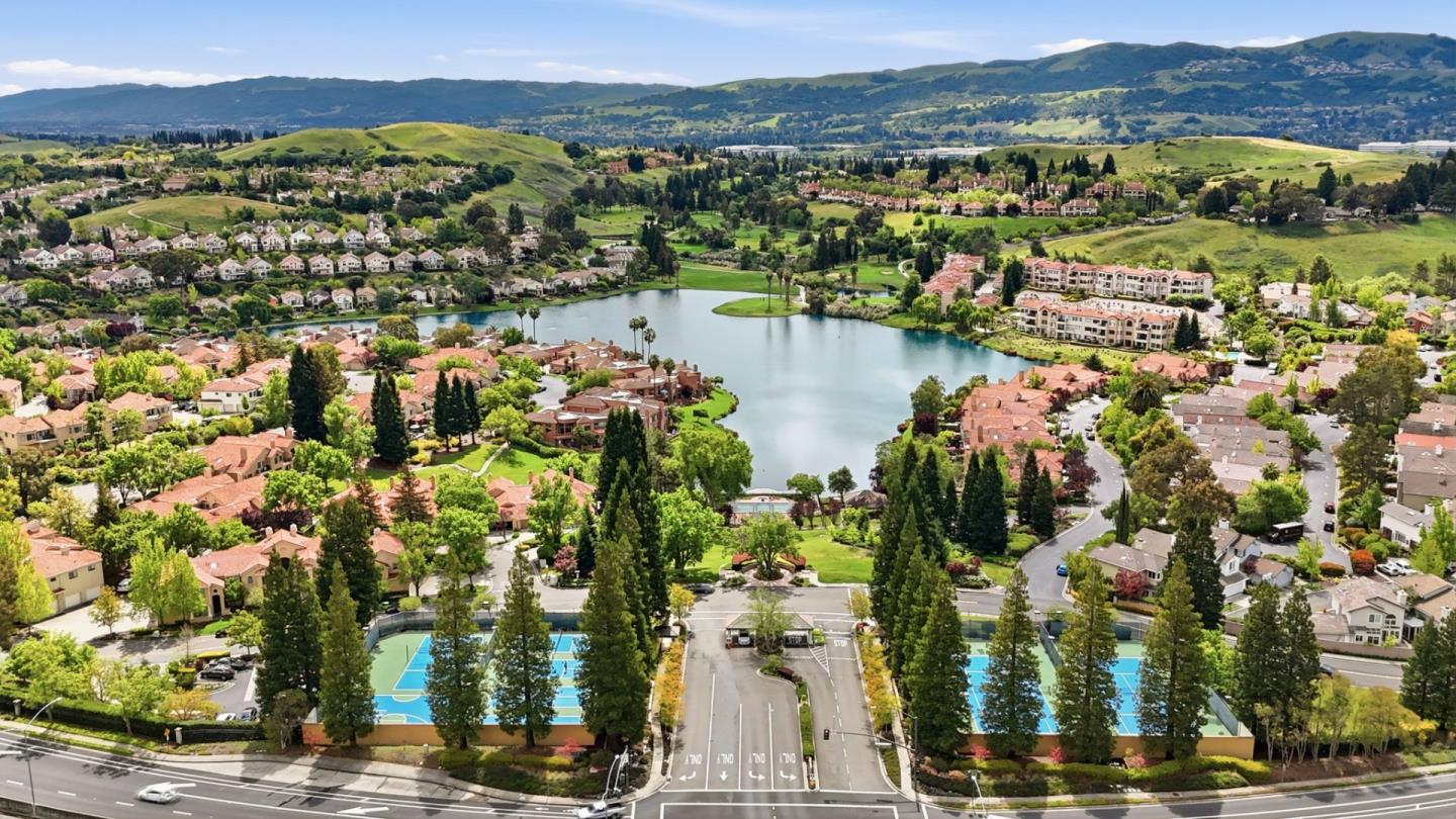 719 Lakemont Place 3