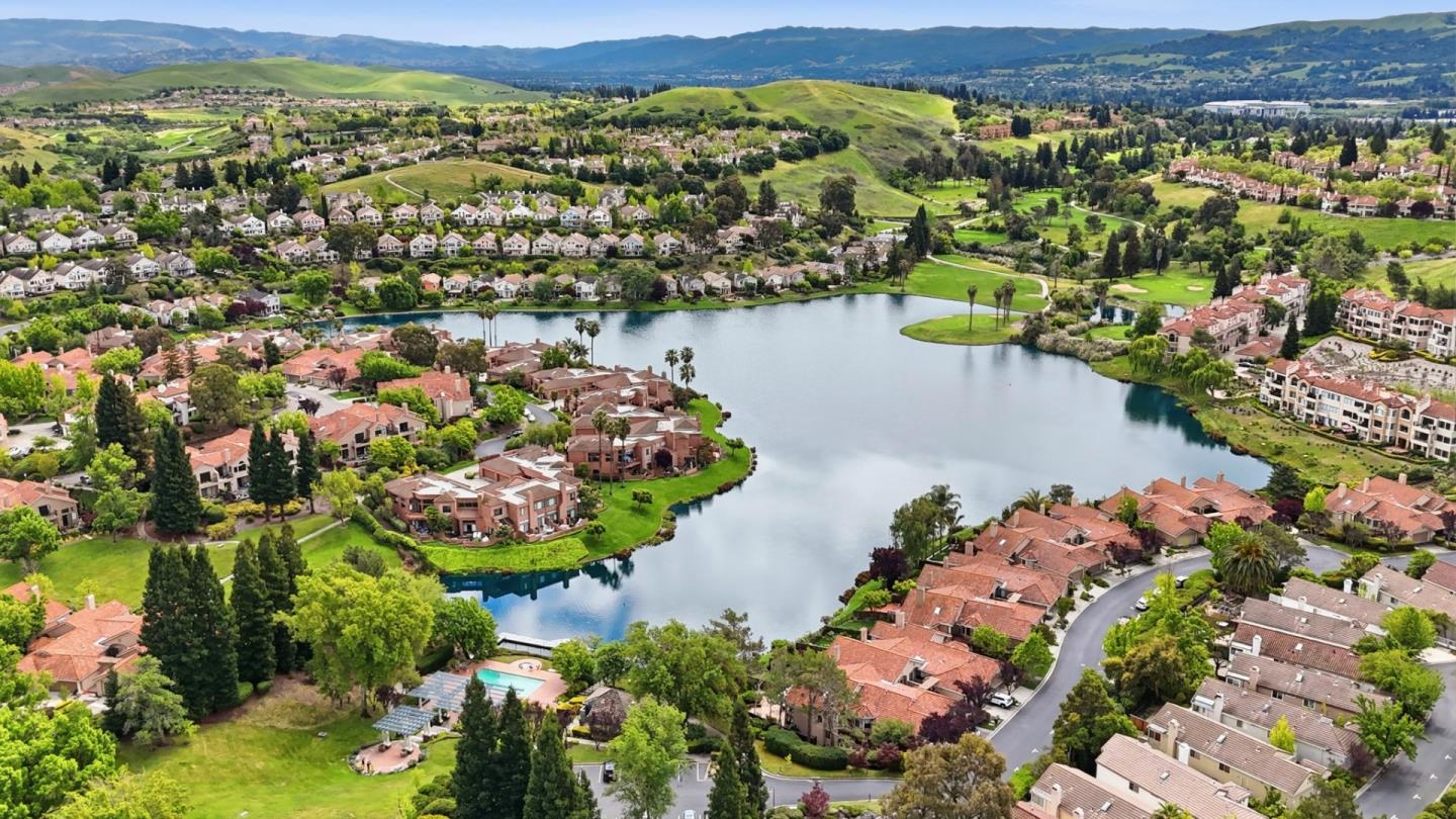 719 Lakemont Place 3