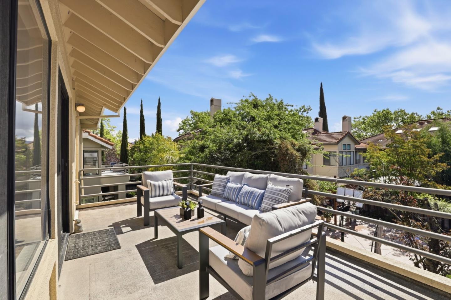 719 Lakemont Place 3