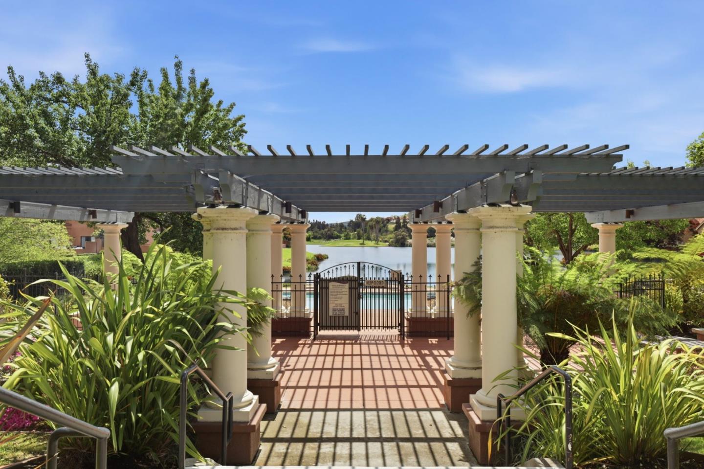 719 Lakemont Place 3