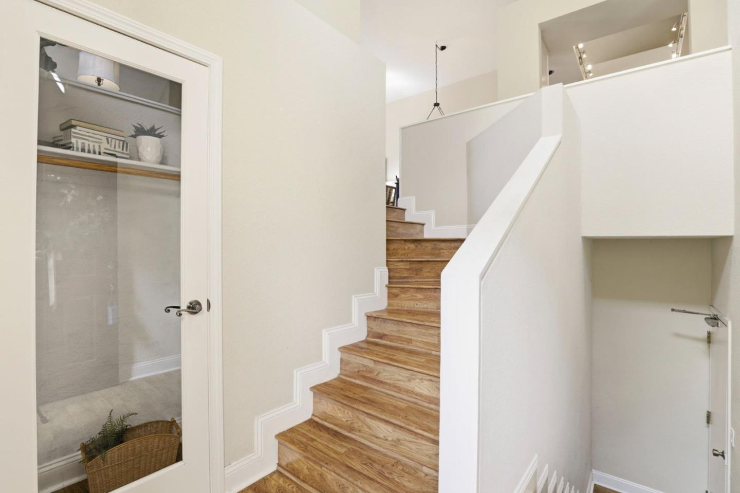 719 Lakemont Place 3