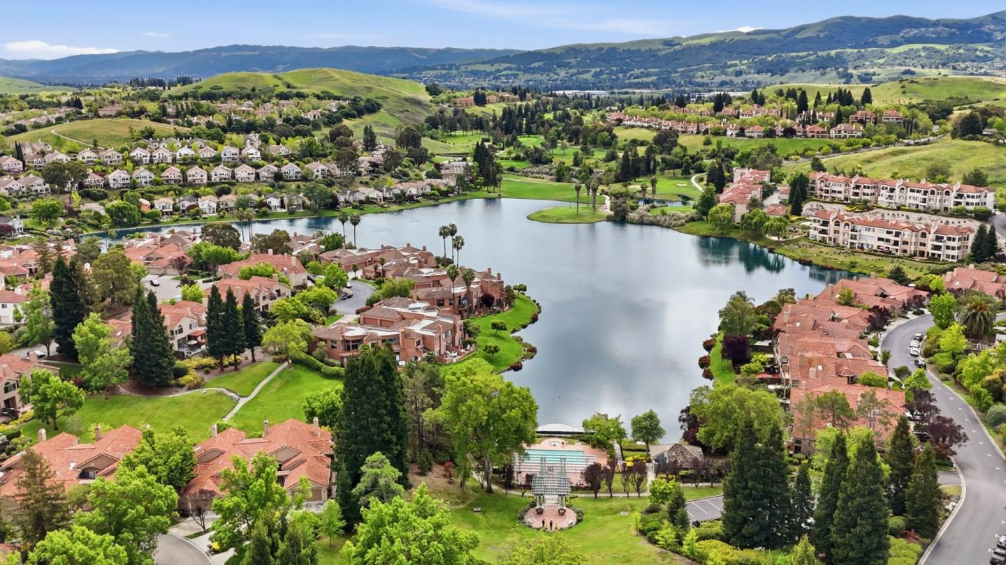 719 Lakemont Place 3