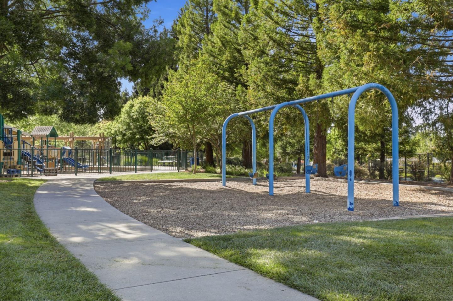 2521 Blairgowery Court