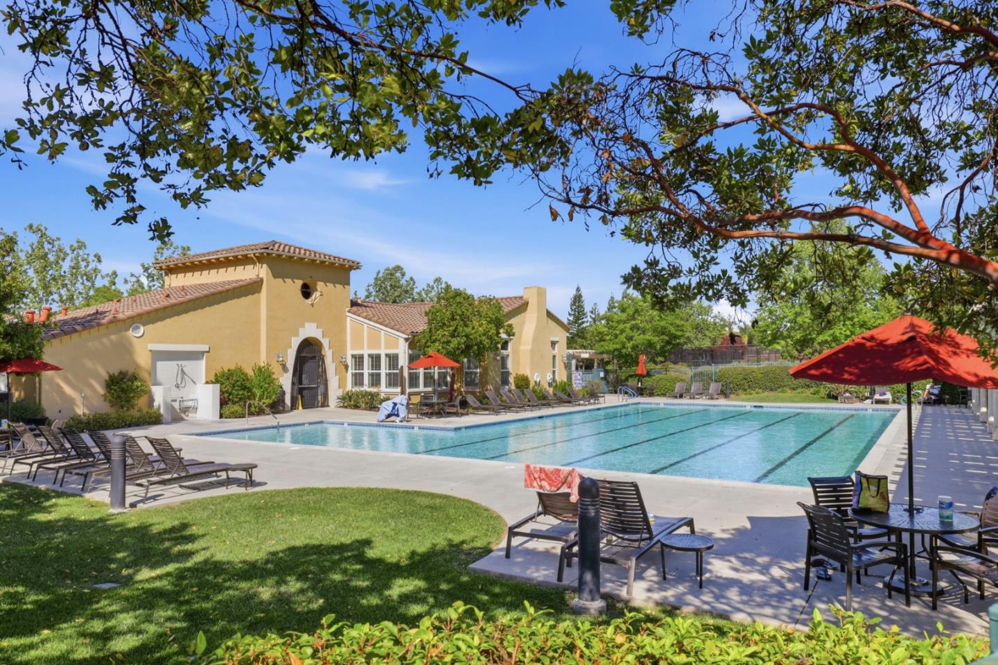 2521 Blairgowery Court