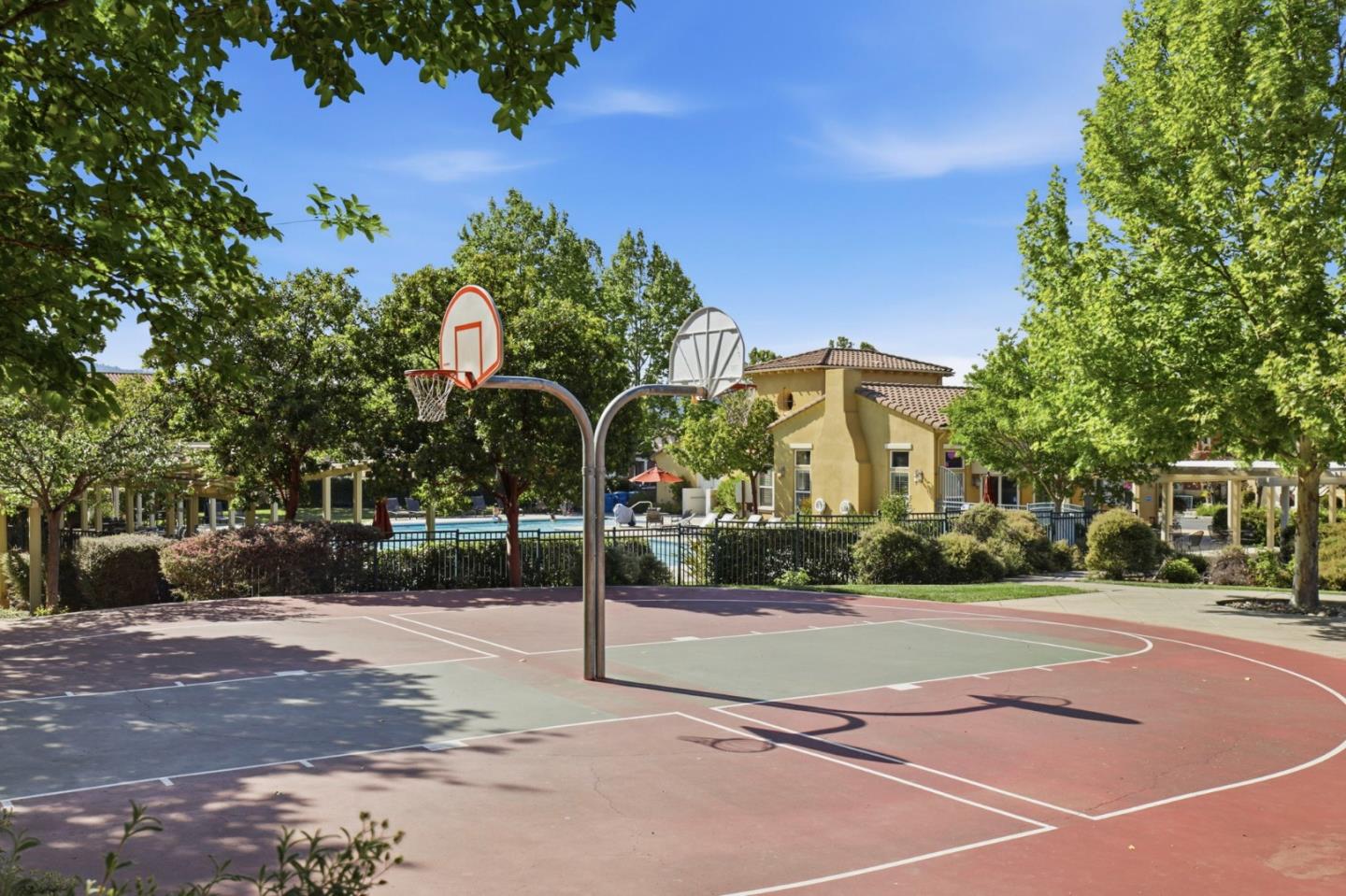 2521 Blairgowery Court