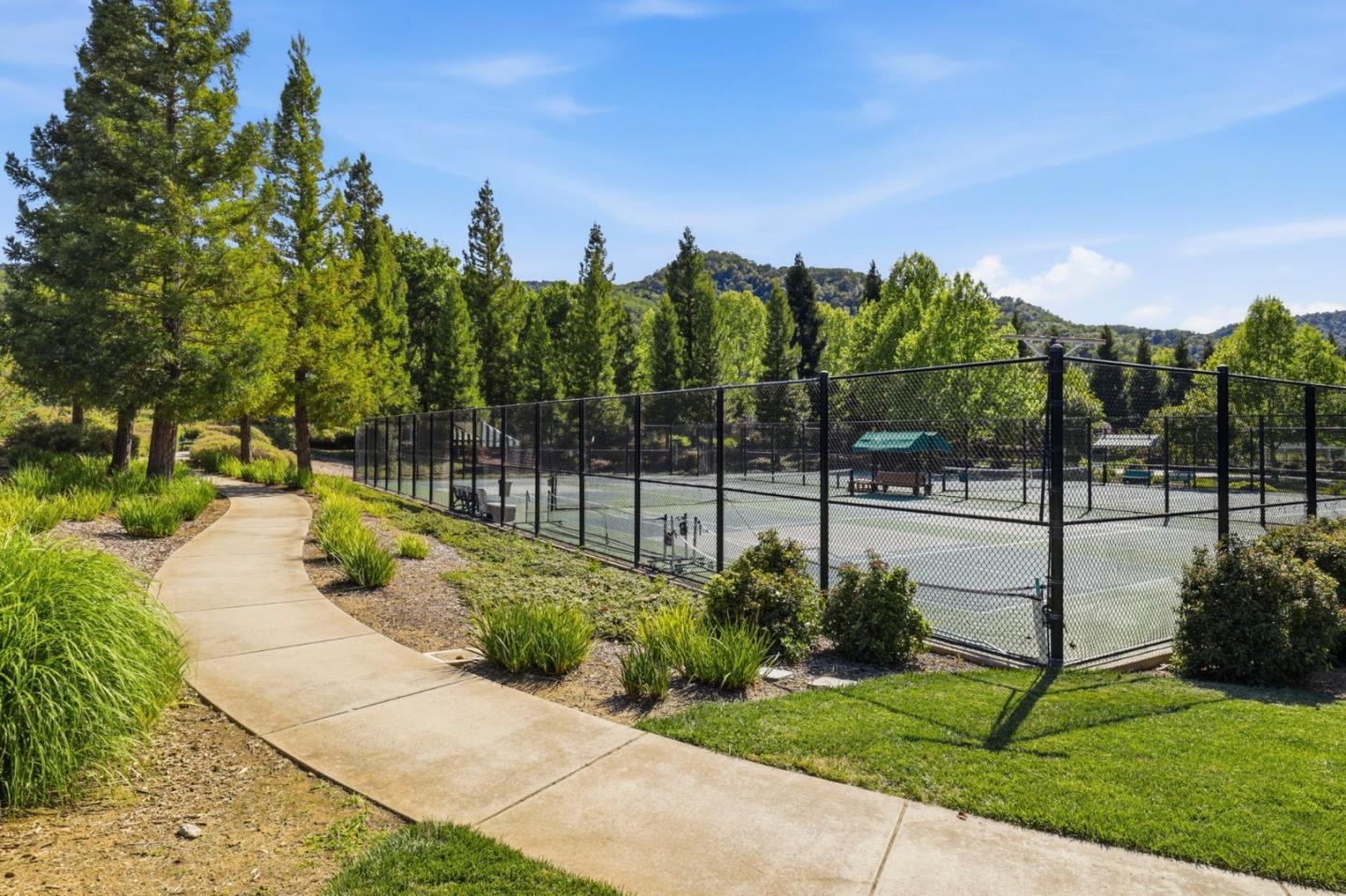 2521 Blairgowery Court