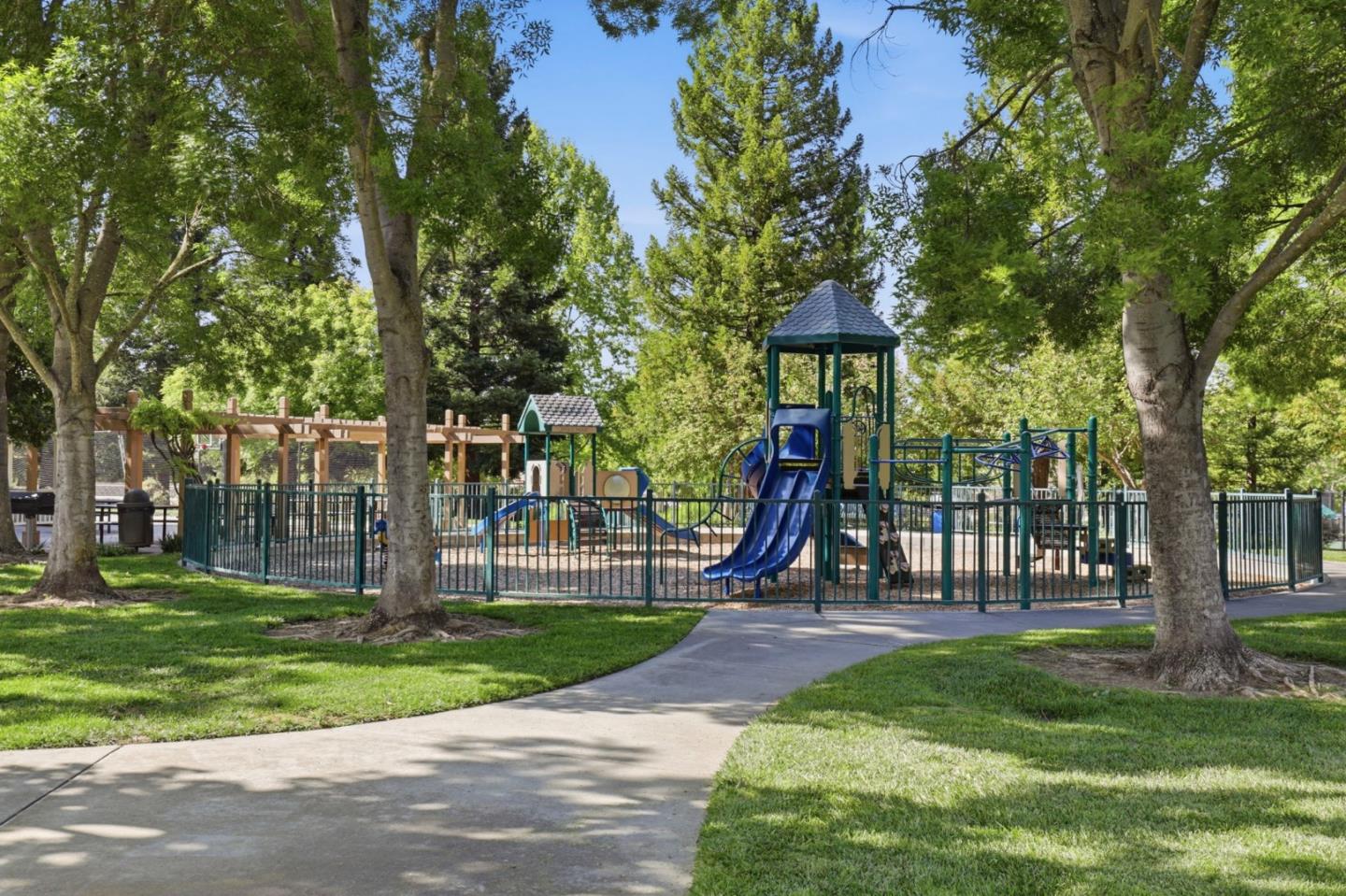 2521 Blairgowery Court