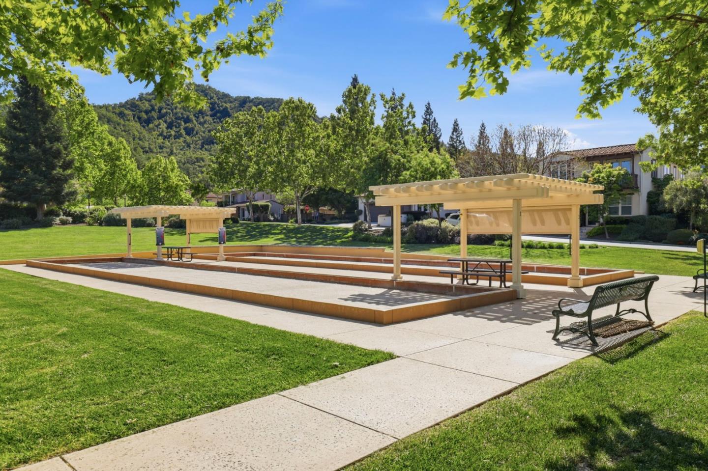 2521 Blairgowery Court