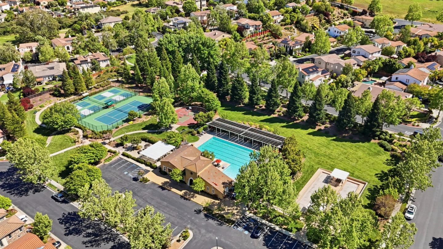 2521 Blairgowery Court