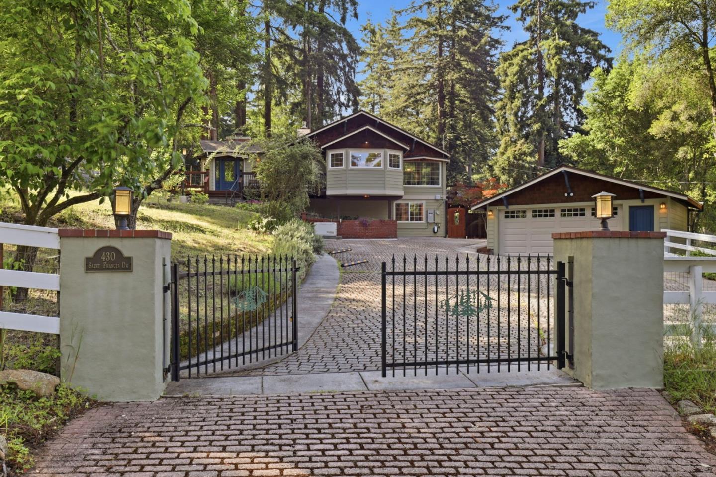 430 SAINT FRANCIS Drive
