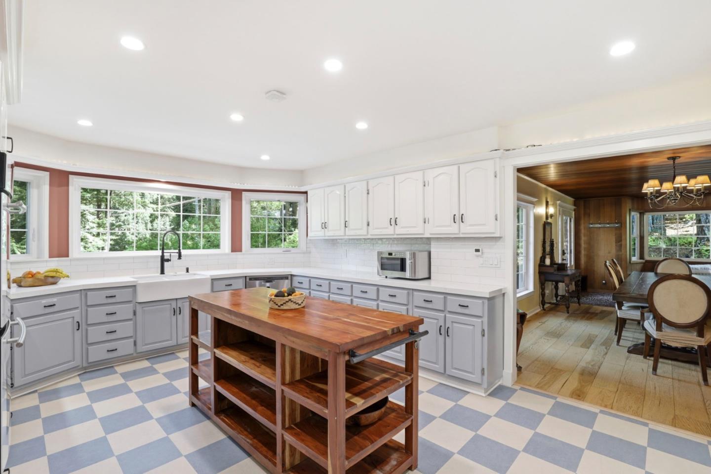 430 SAINT FRANCIS Drive