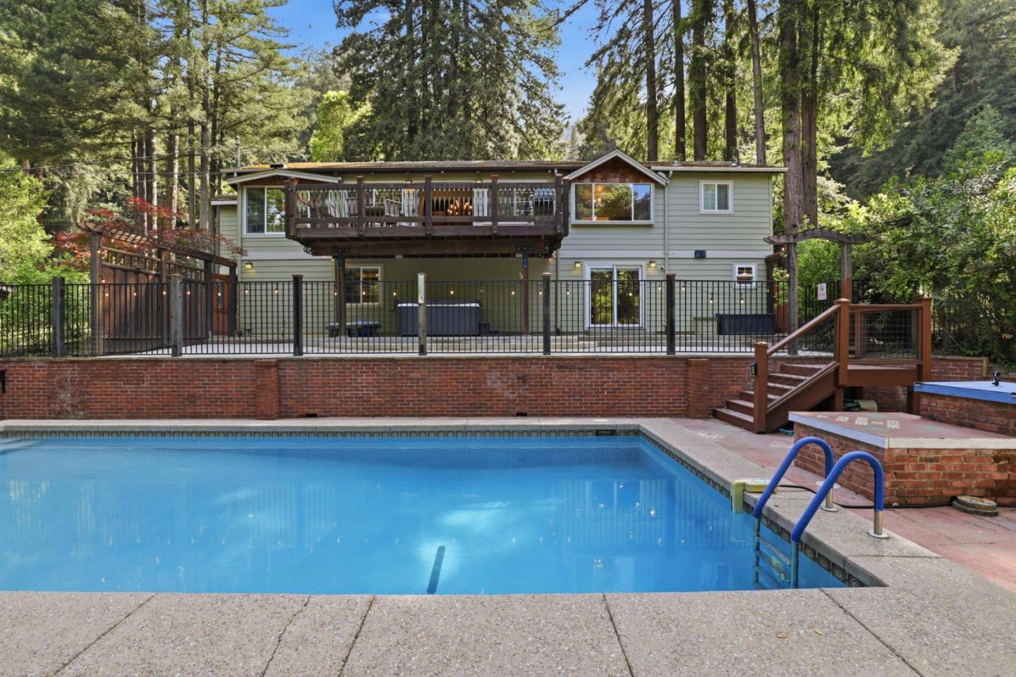 430 SAINT FRANCIS Drive