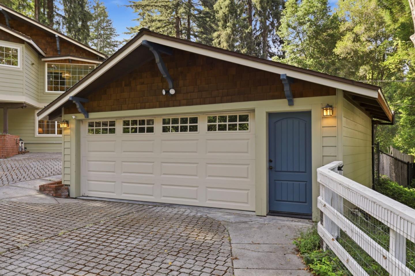430 SAINT FRANCIS Drive