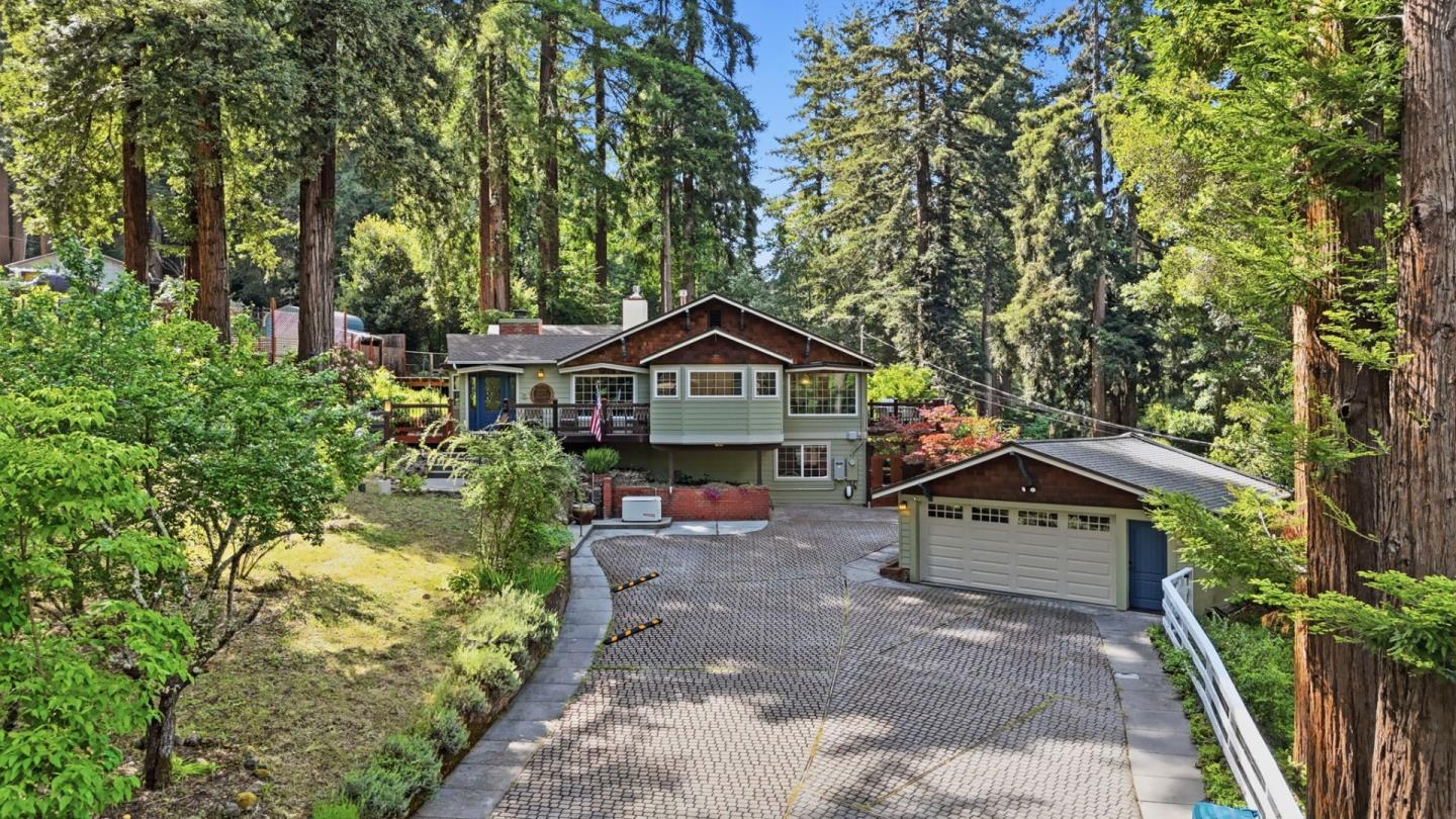 430 SAINT FRANCIS Drive