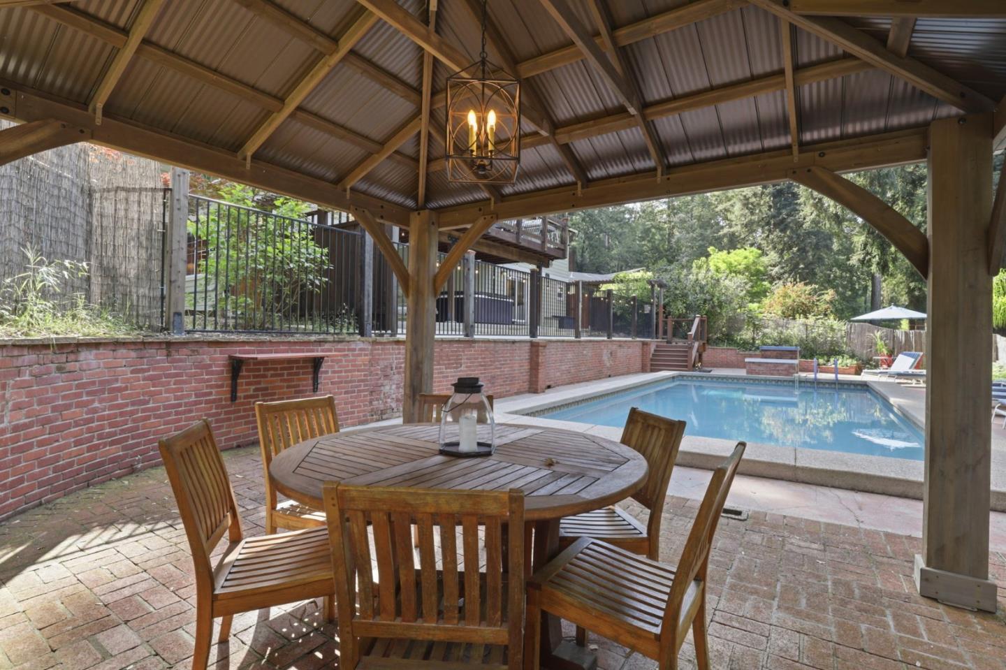 430 SAINT FRANCIS Drive