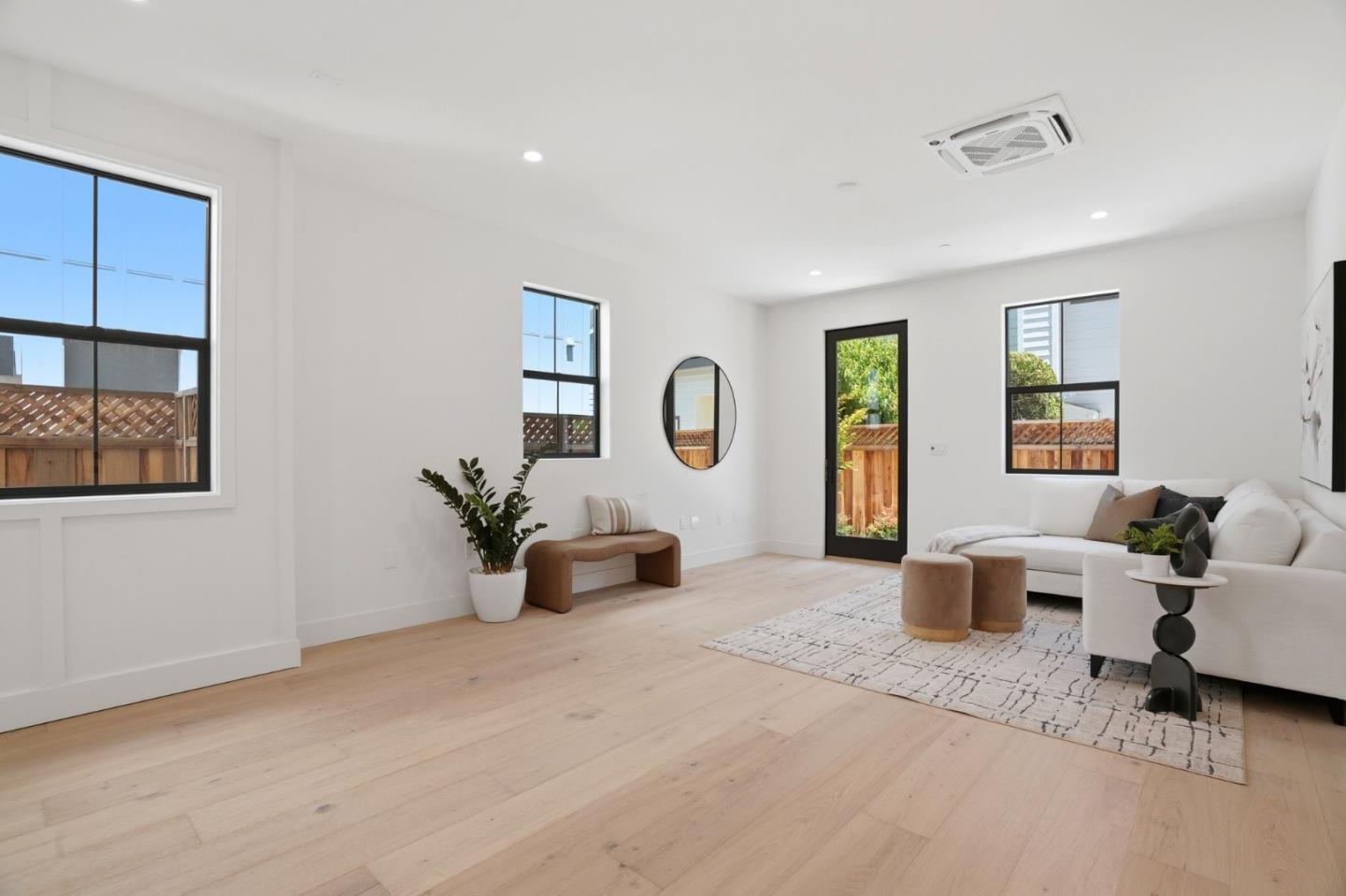 122 Sunnyside Court