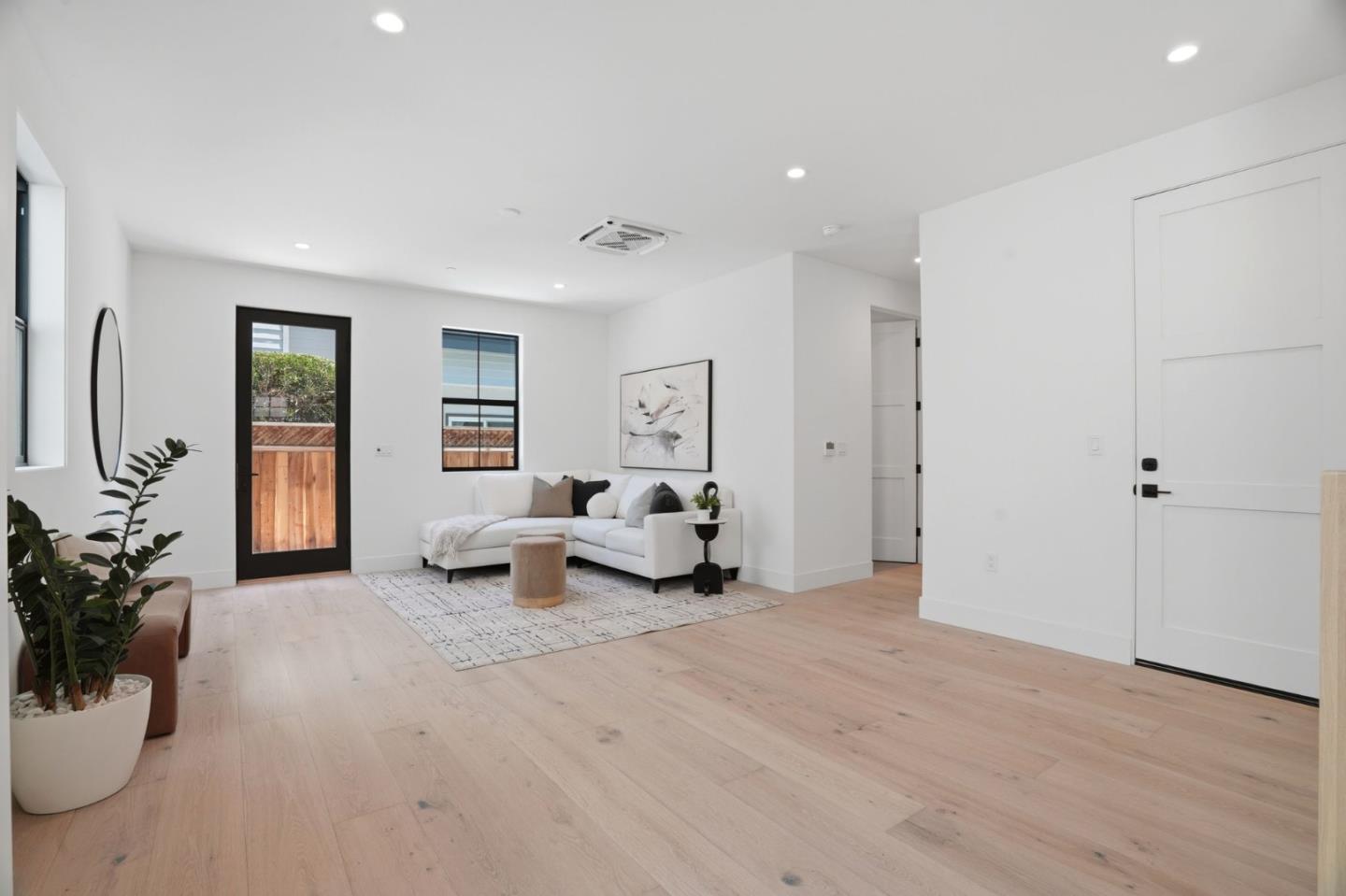 122 Sunnyside Court