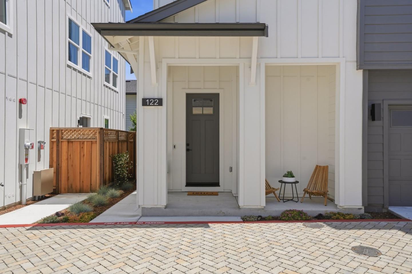 122 Sunnyside Court