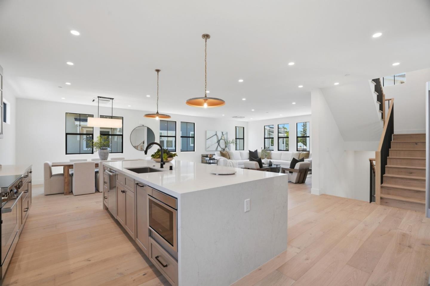 122 Sunnyside Court