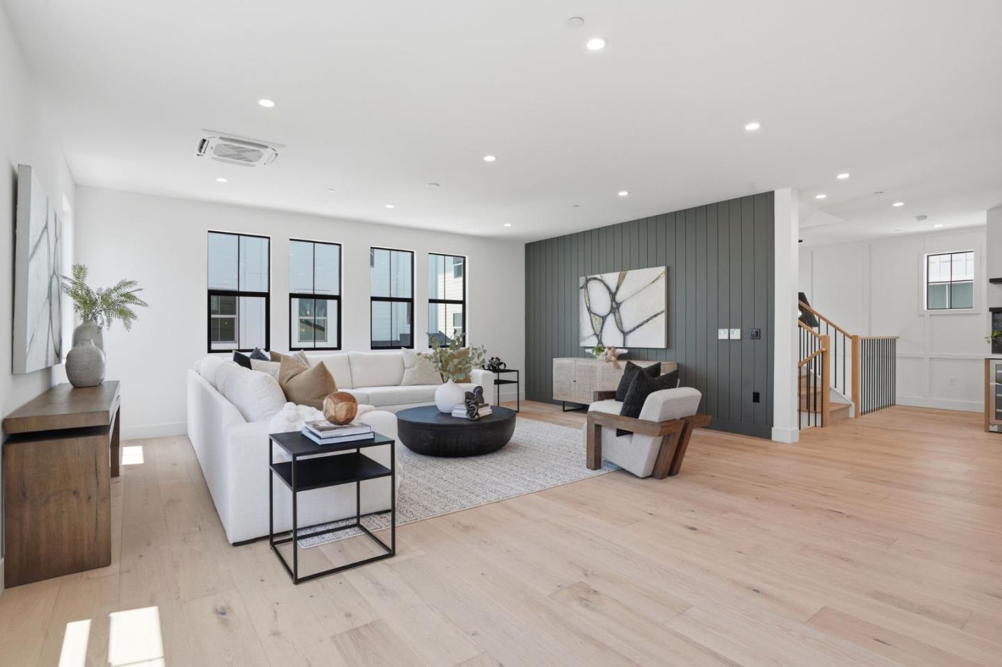 122 Sunnyside Court