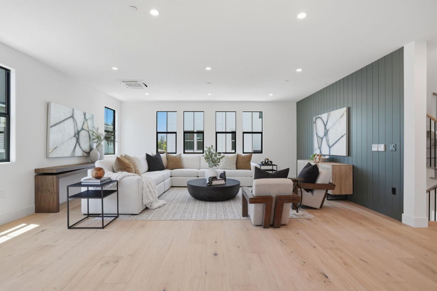122 Sunnyside Court