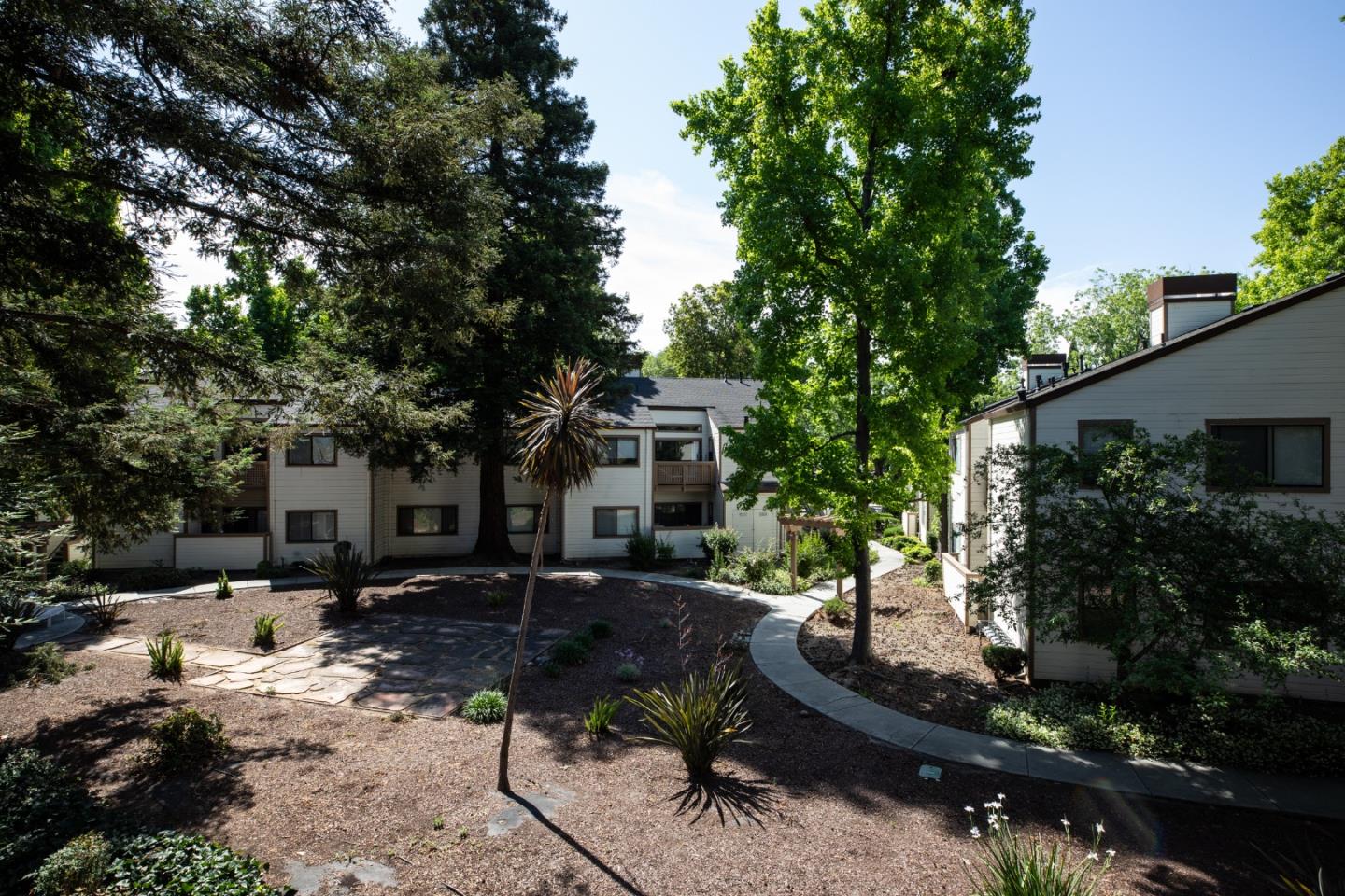 1554 Meadow Ridge Circle