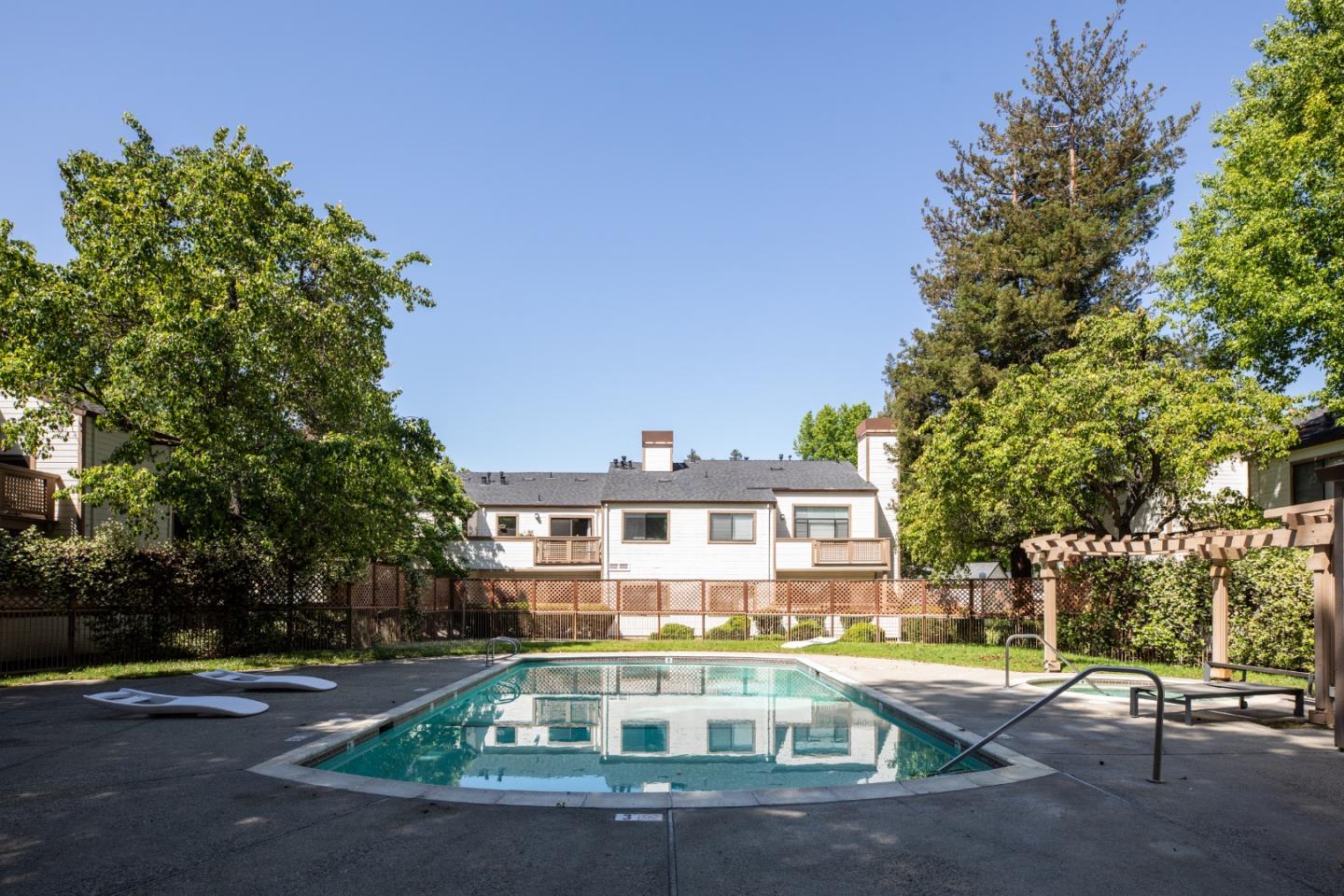 1554 Meadow Ridge Circle