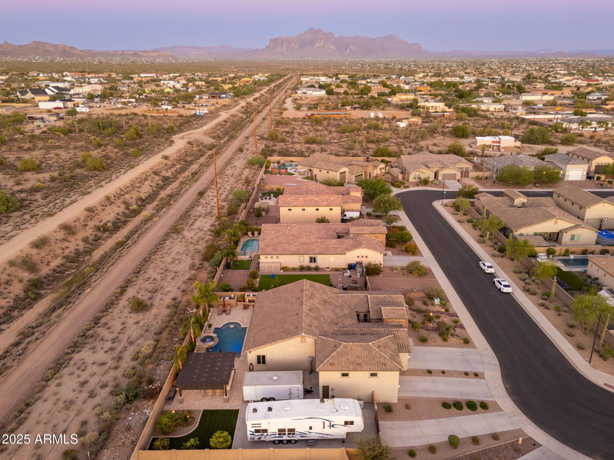 10136 E GRANDVIEW Street