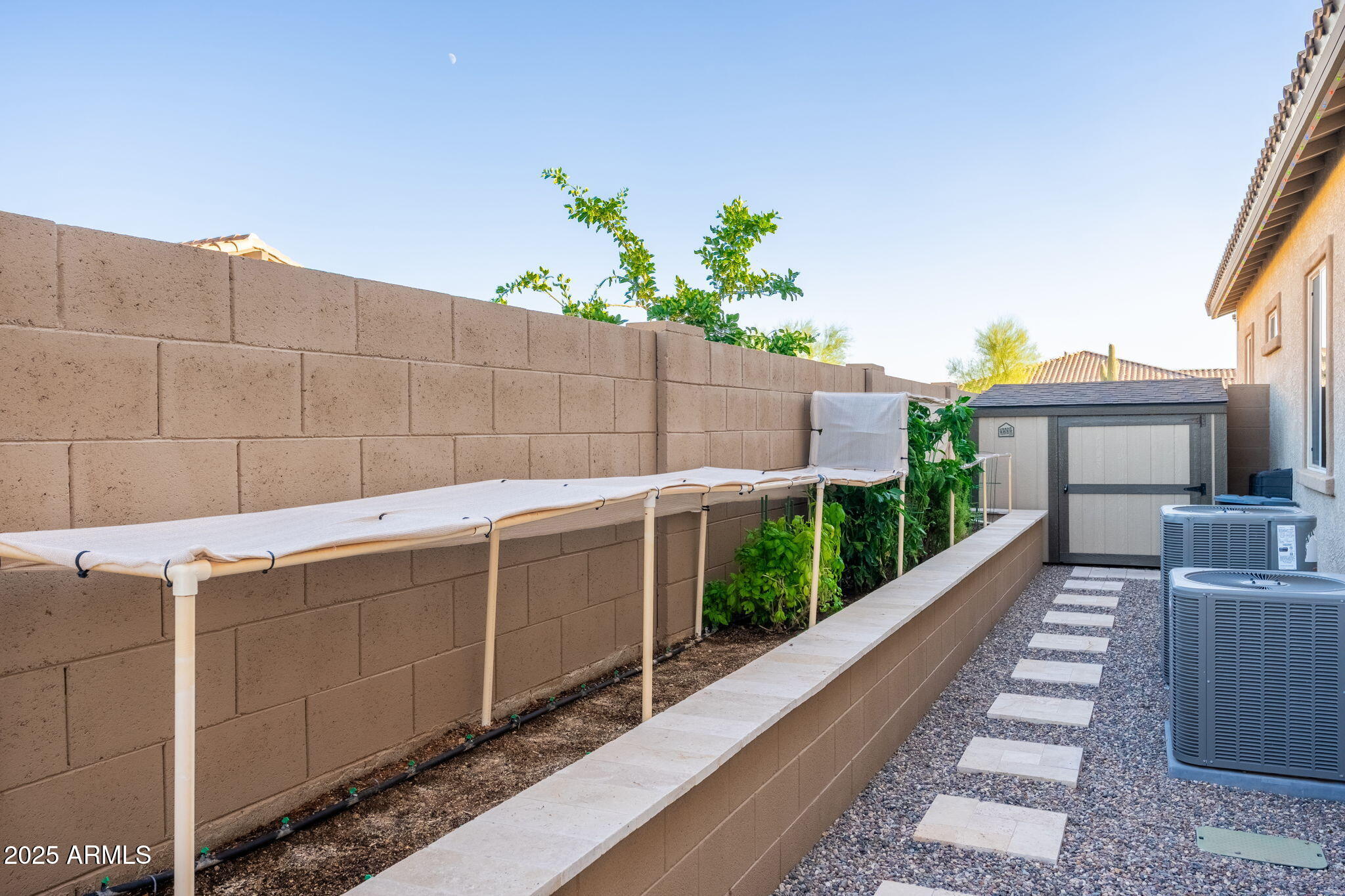 10136 E GRANDVIEW Street