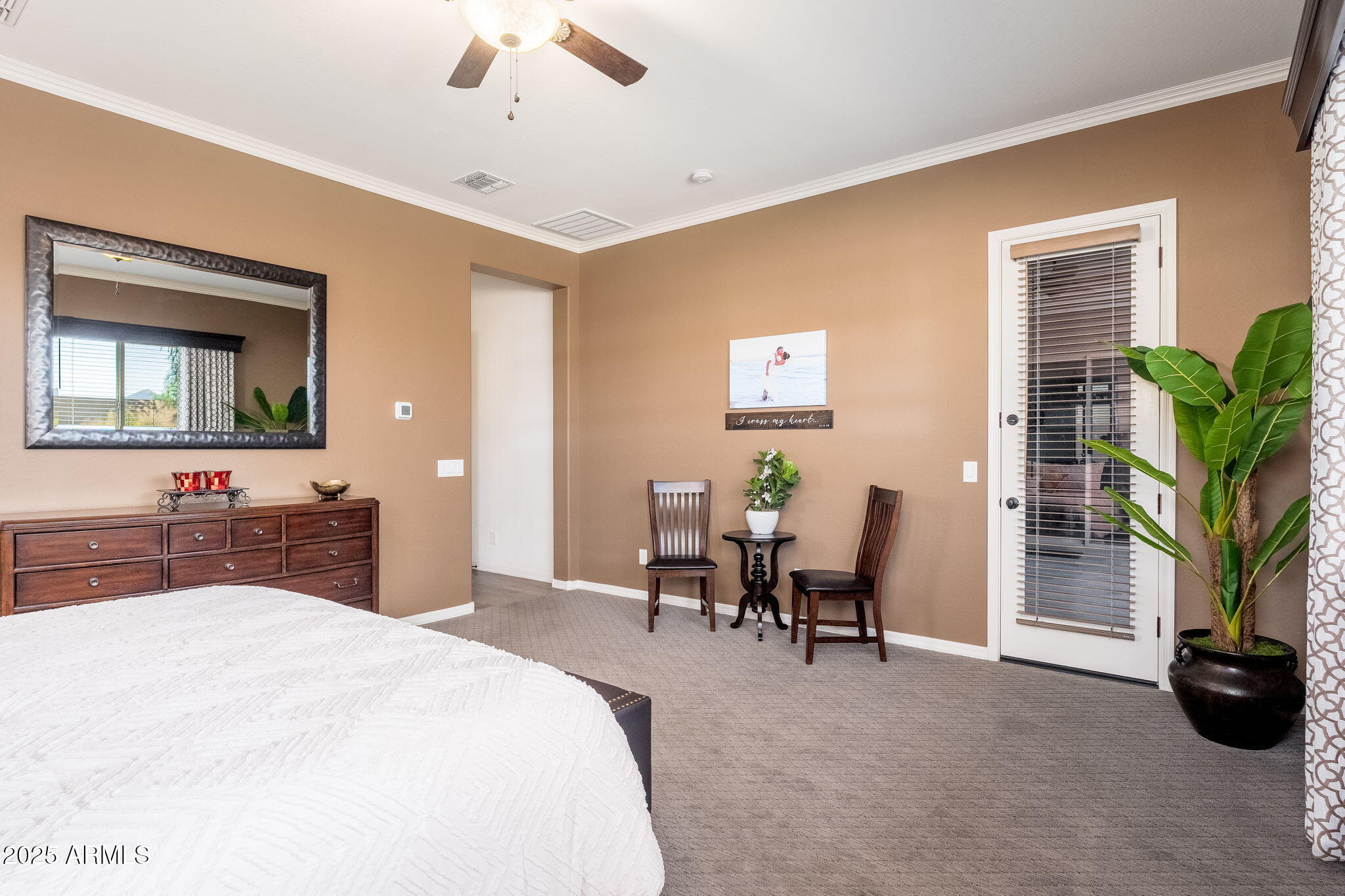 10136 E GRANDVIEW Street