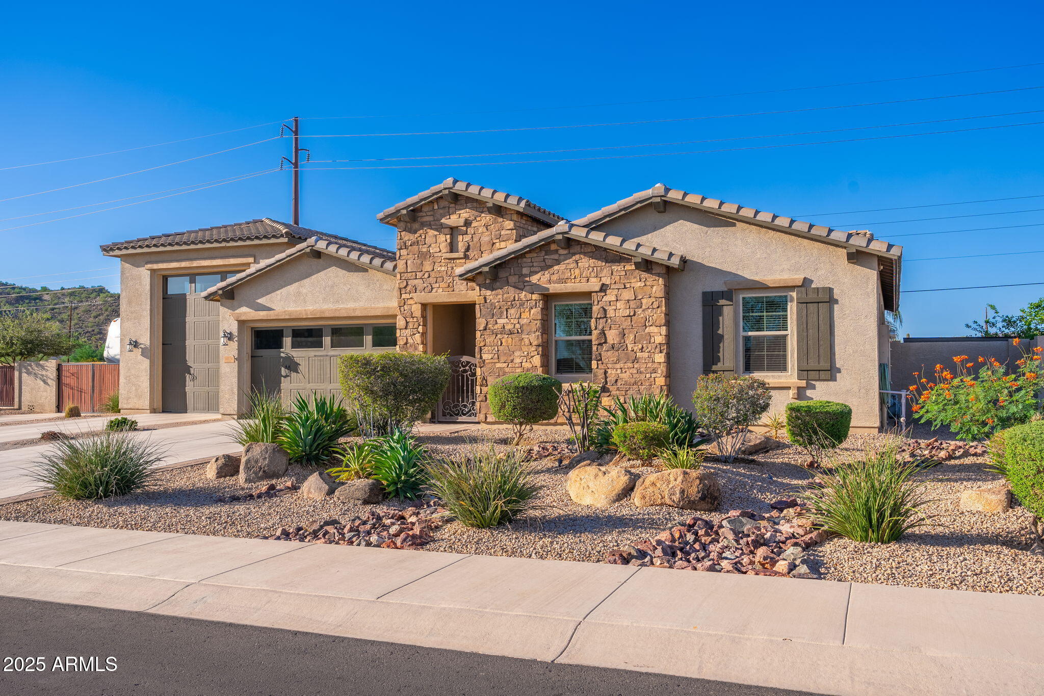 10136 E GRANDVIEW Street