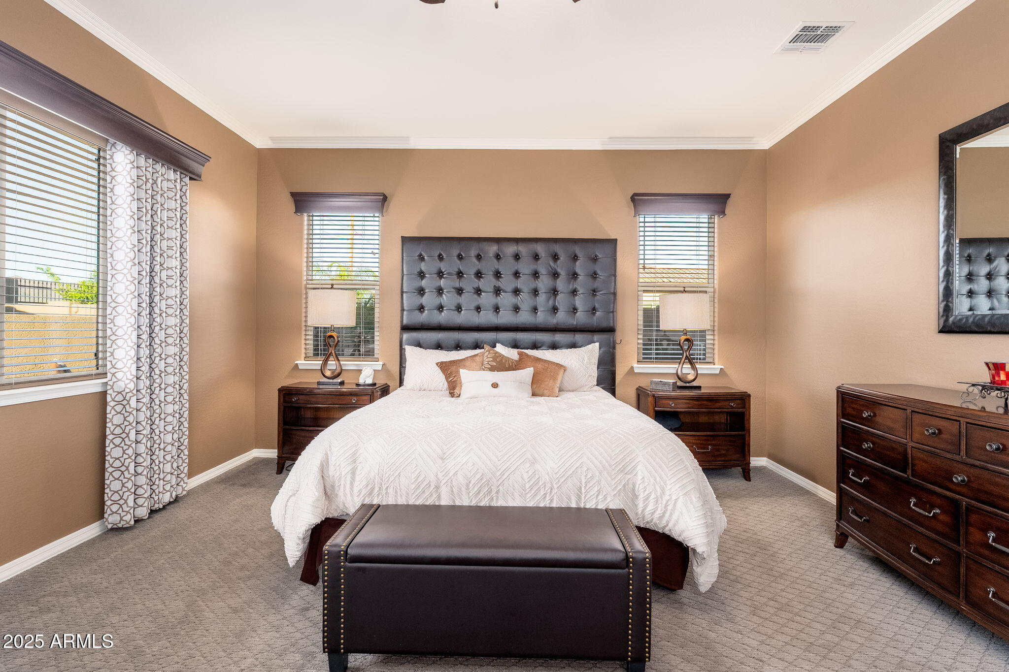 10136 E GRANDVIEW Street