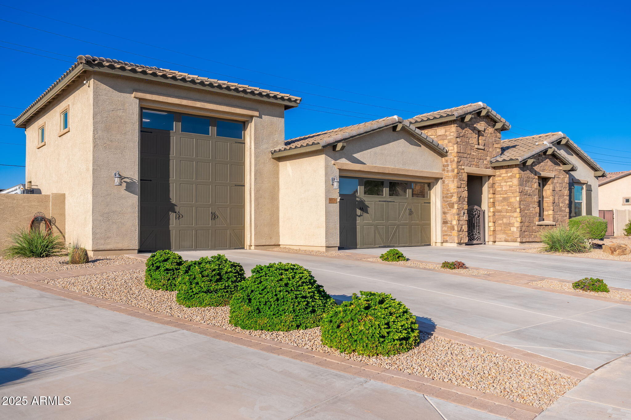 10136 E GRANDVIEW Street