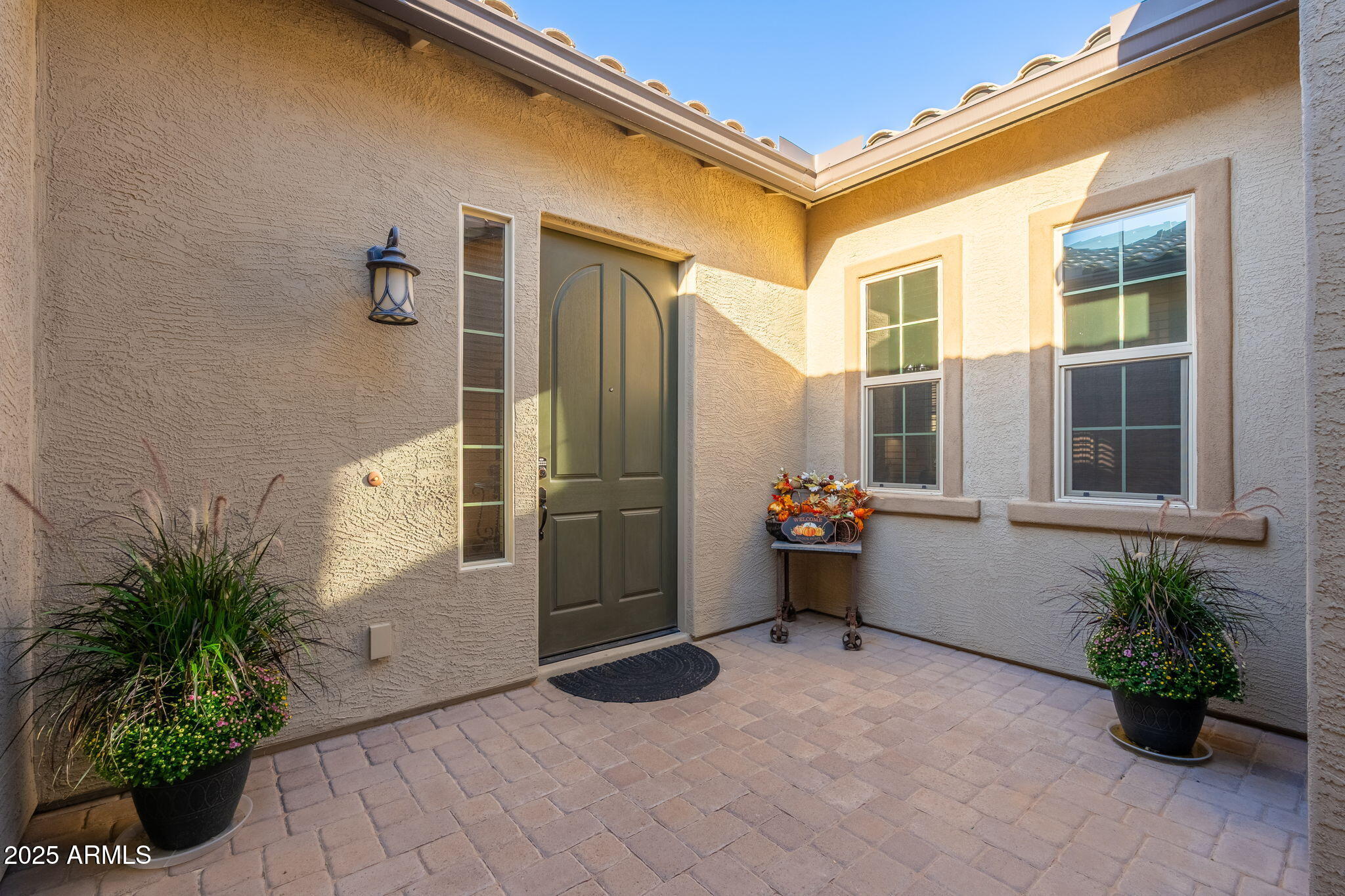 10136 E GRANDVIEW Street