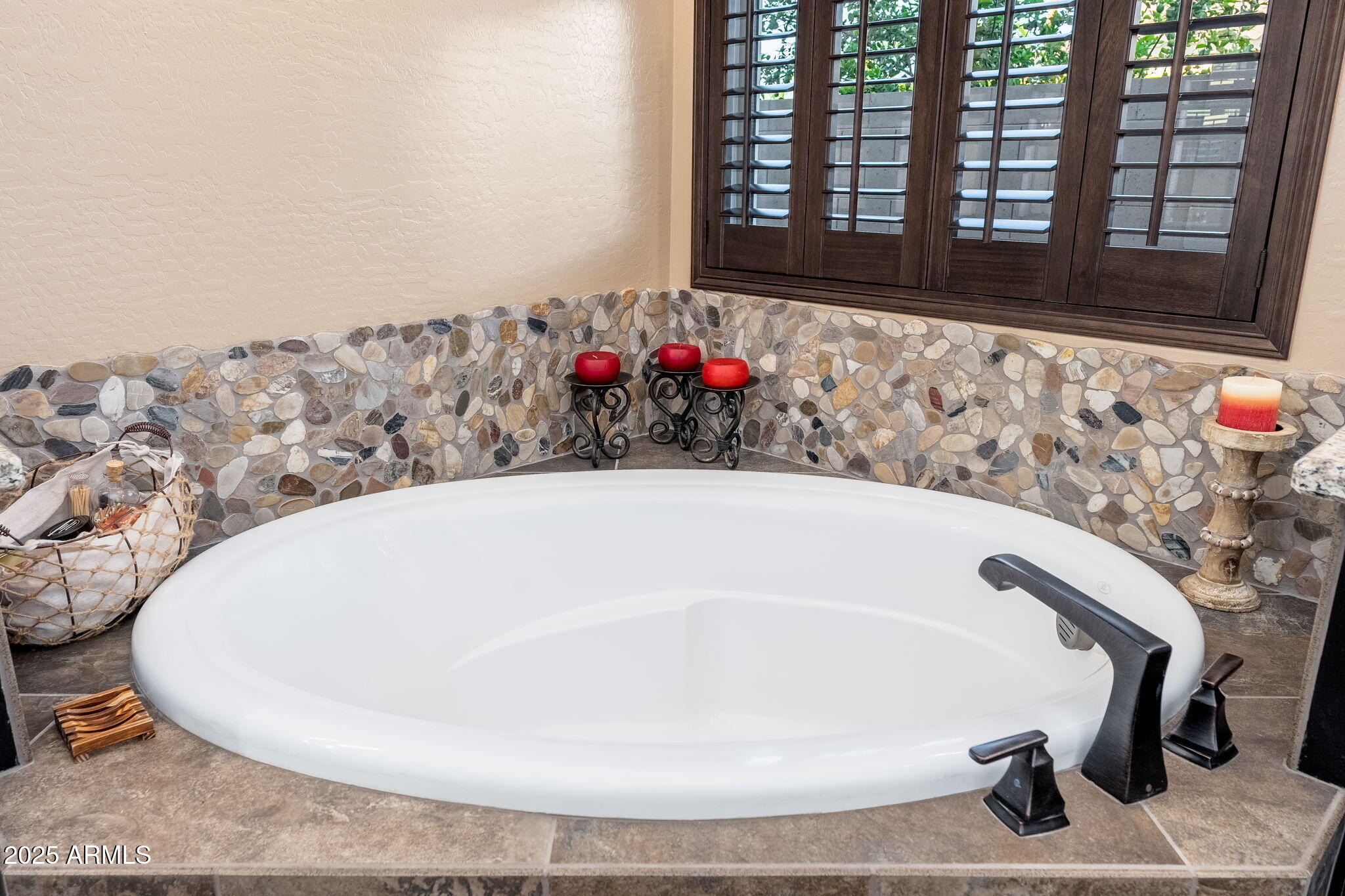 10136 E GRANDVIEW Street