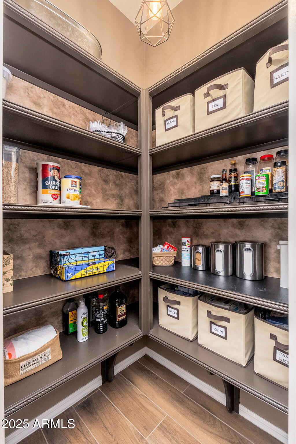 10136 E GRANDVIEW Street