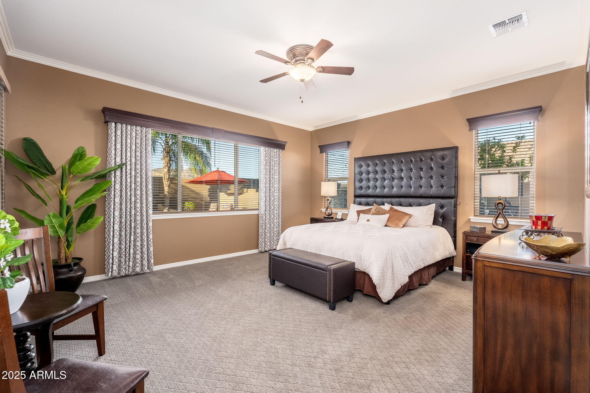 10136 E GRANDVIEW Street