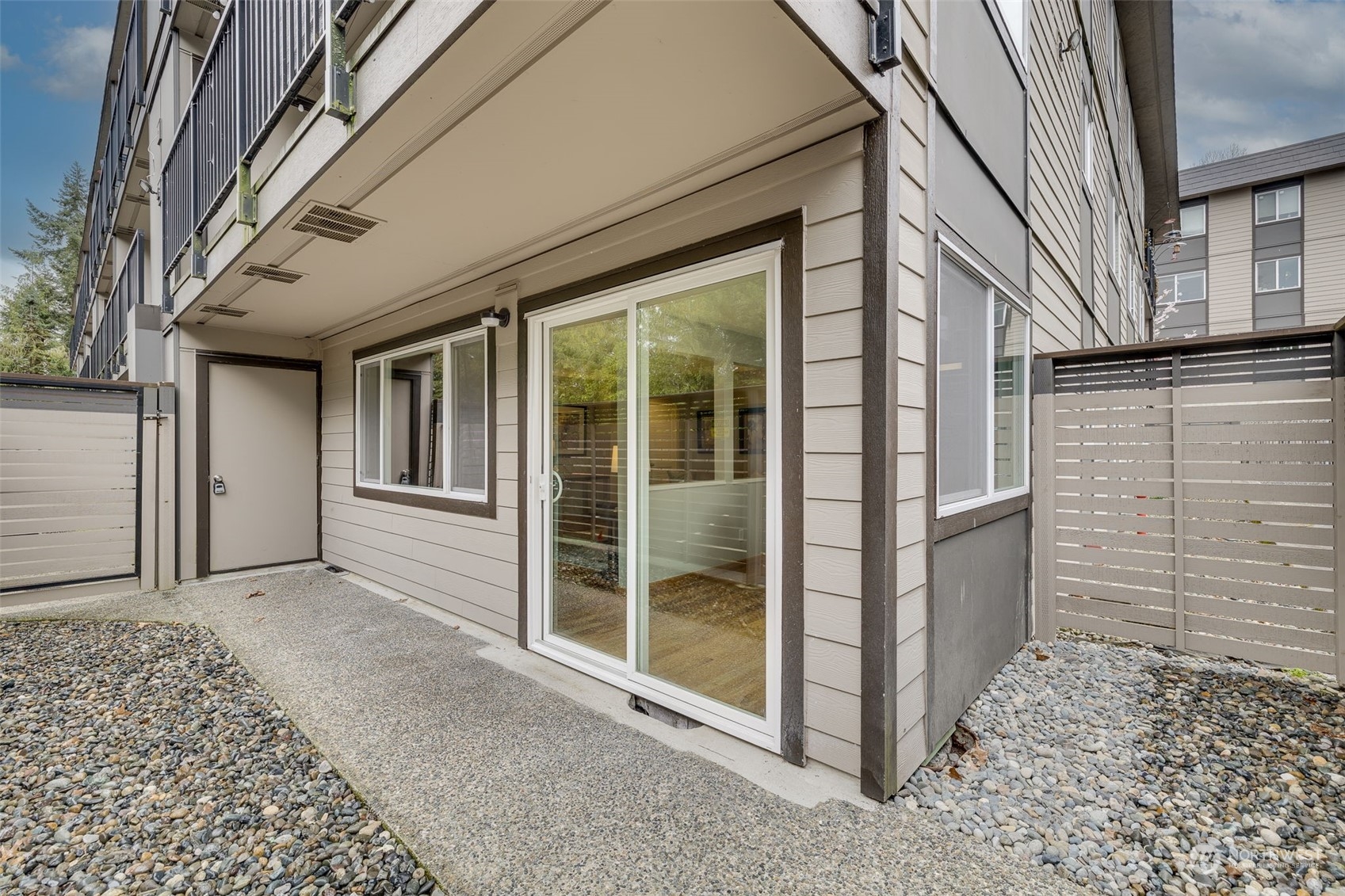 9523 NE 180th Street Unit: A102